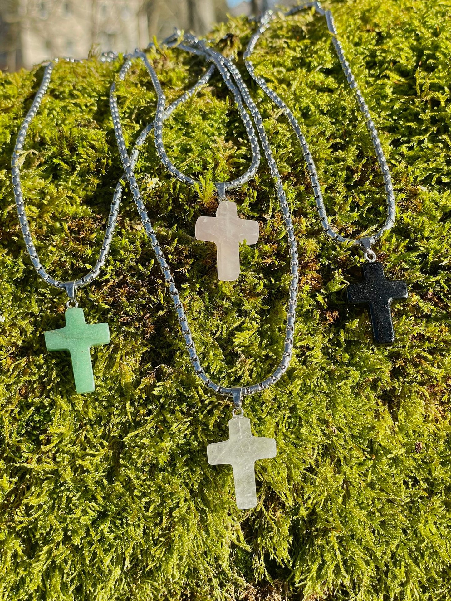 Kette mit Kreuz aus Obsidian